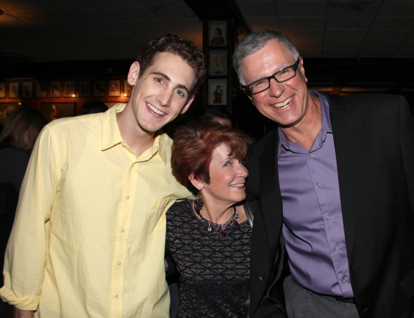 Photo Coverage: JERSEY BOYS celebrates Five Years on Broadway with Fans! Image