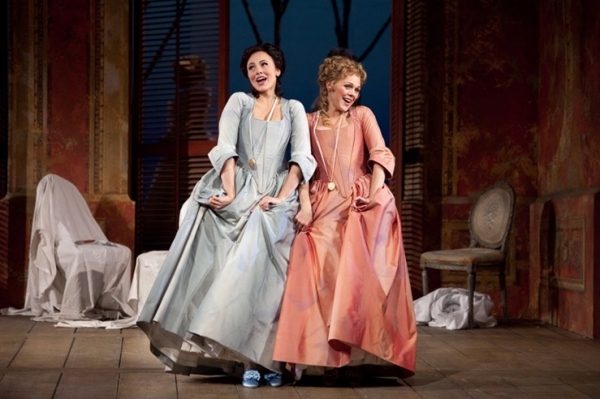 Photo Flash: COSI FAN TUTTE Opens at the Met Image