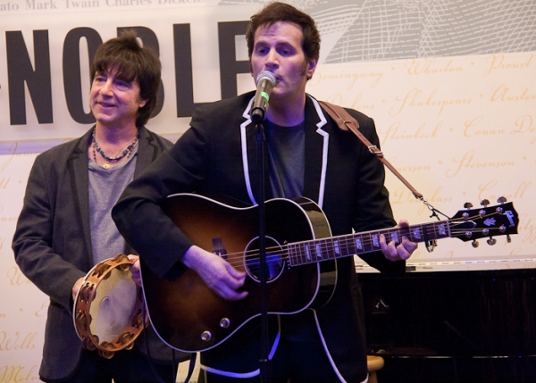 Photo Coverage: RAIN Talks Beatles & Promotes Cast Album at Barnes & Noble Image