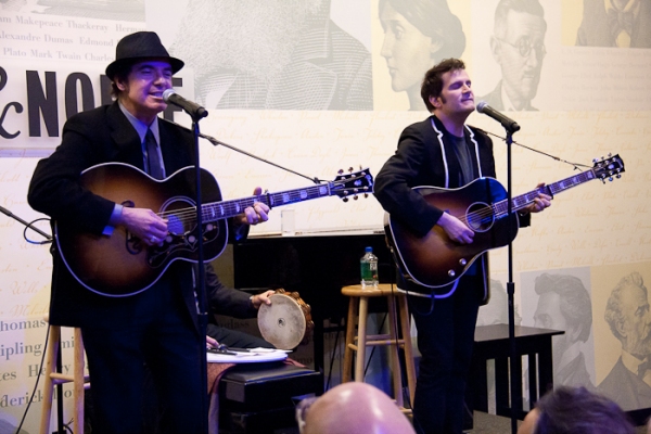 Photo Coverage: RAIN Talks Beatles & Promotes Cast Album at Barnes & Noble Image