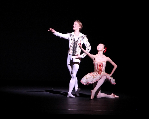 Photo Flash: Lansbury, Neuwirth, et al. at Career Transition For Dancers Image