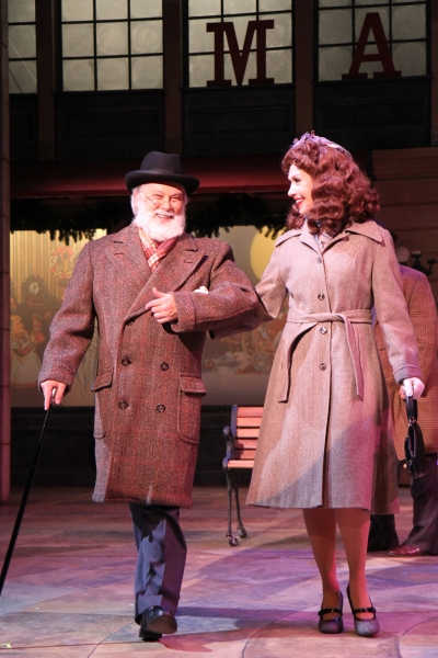 Photo Flash: IT'S BEGINNING TO LOOK A LOT LIKE CHRISTMAS at Theatre at the Center 