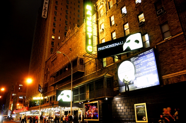 Photo Coverage: UP ON THE MARQUEE Broadway at Night Special! Image