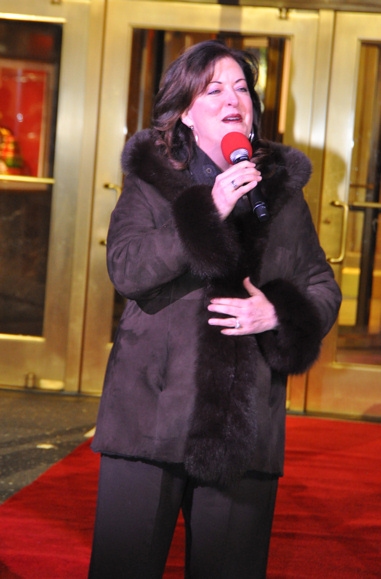 Photo Coverage: Macy's Herald Square Christmas Window Unveiling Spectacular Image