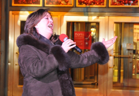 Photo Coverage: Macy's Herald Square Christmas Window Unveiling Spectacular Image