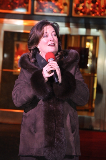 Photo Coverage: Macy's Herald Square Christmas Window Unveiling Spectacular Image