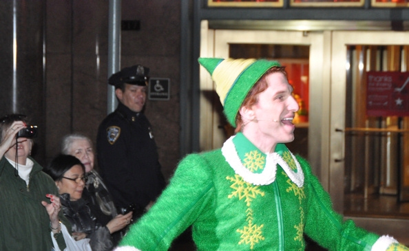 Photo Coverage: Macy's Herald Square Christmas Window Unveiling Spectacular Image