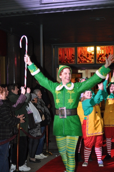 Photo Coverage: Macy's Herald Square Christmas Window Unveiling Spectacular Image