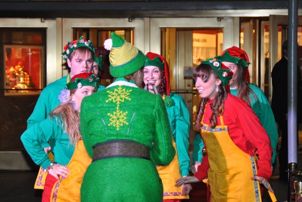 Photo Coverage: Macy's Herald Square Christmas Window Unveiling Spectacular Image