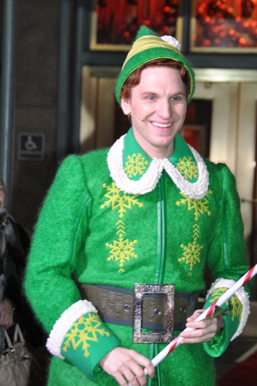Photo Coverage: Macy's Herald Square Christmas Window Unveiling Spectacular Image