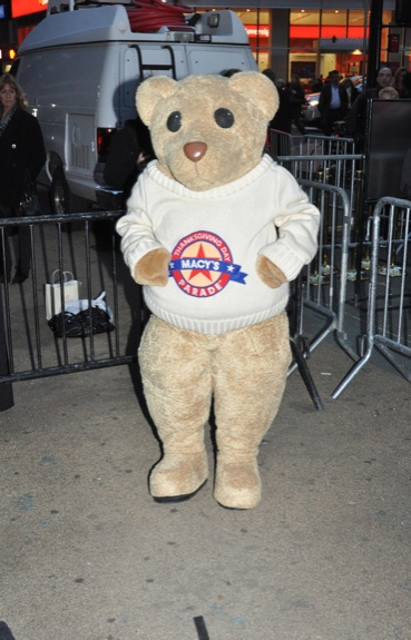 Photo Coverage: Macy's Herald Square Christmas Window Unveiling Spectacular Image