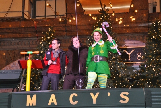 Photo Coverage: Macy's Herald Square Christmas Window Unveiling Spectacular Image