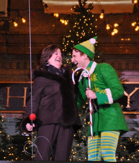 Photo Coverage: Macy's Herald Square Christmas Window Unveiling Spectacular Image