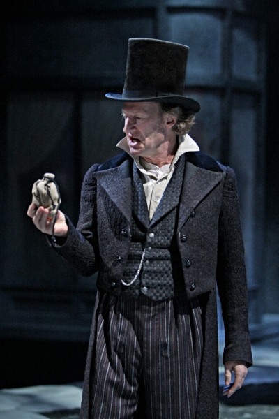 Photo Flash: Guthrie's A CHRISTMAS CAROL Image