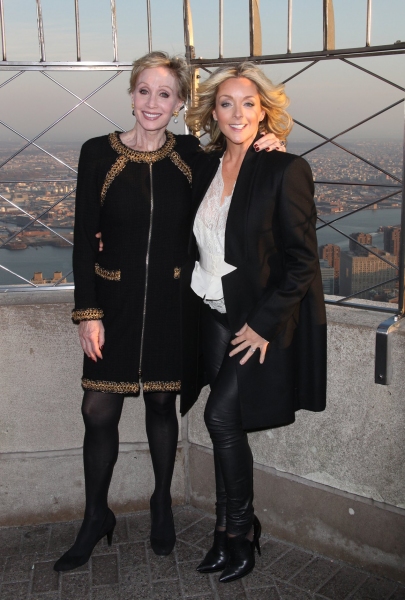 Photo Coverage: Jane Krakowski Lights Up the Empire State Building for Charity Image