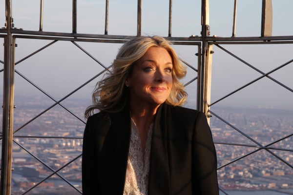 Photo Coverage: Jane Krakowski Lights Up the Empire State Building for Charity Image
