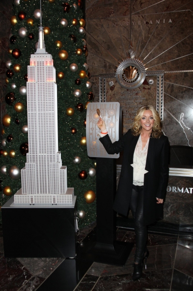 Photo Coverage: Jane Krakowski Lights Up the Empire State Building for Charity Image