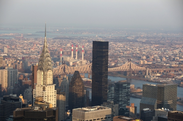 Photo Coverage: Jane Krakowski Lights Up the Empire State Building for Charity Image