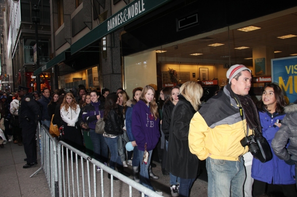 Photo Coverage: Justin Bieber Promotes New Memoir Image