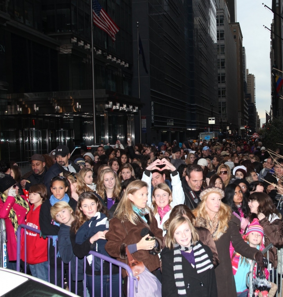 Photo Coverage: Justin Bieber Promotes New Memoir Image