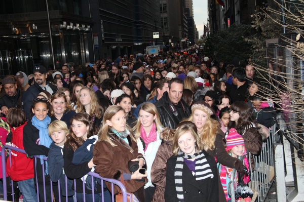Photo Coverage: Justin Bieber Promotes New Memoir Image