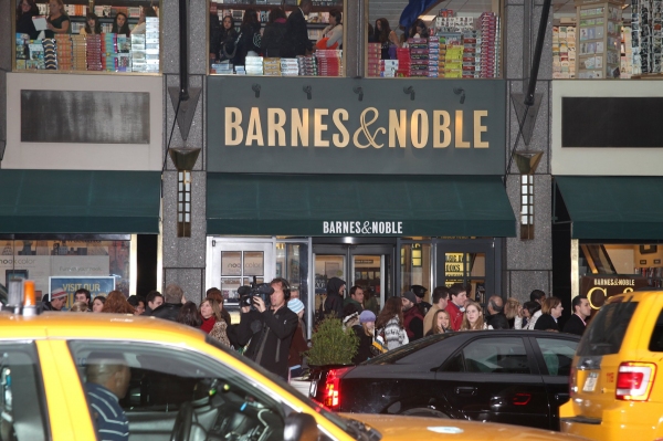 Photo Coverage: Justin Bieber Promotes New Memoir Image