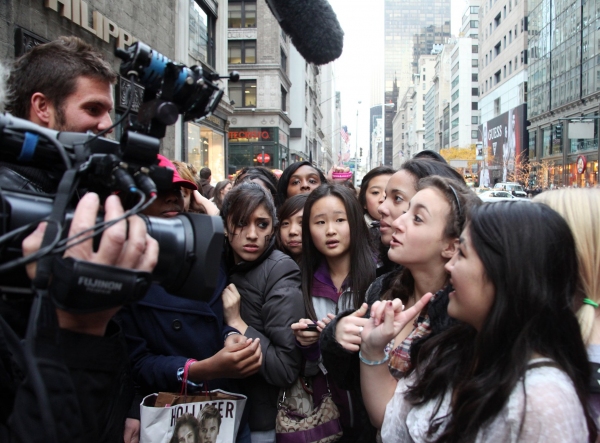 Photo Coverage: Justin Bieber Promotes New Memoir Image