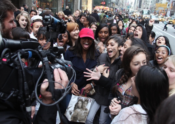 Photo Coverage: Justin Bieber Promotes New Memoir Image