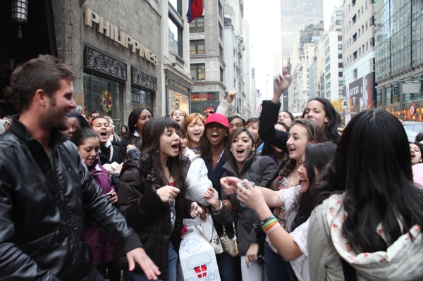 Photo Coverage: Justin Bieber Promotes New Memoir Image