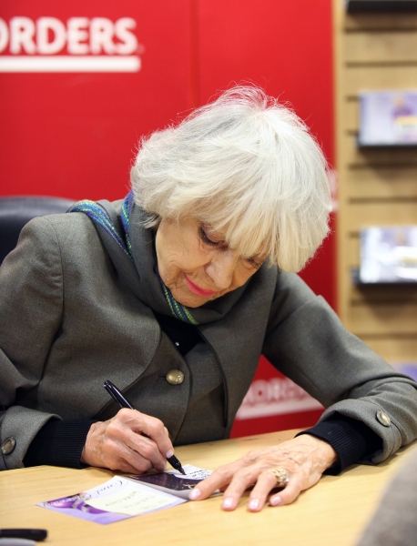 Photo Coverage: Carol Channing Promotes 'For Heaven's Sake' Album at Borders Image