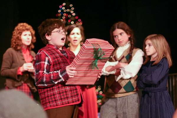 Photo Flash: Sherman Playhouse Presents A CHILD'S CRISTMAS IN WHALES Image
