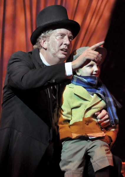 Photo Flash: Beef & Boards Dinner Theatre Presents A Christmas Carol, Closes 12/20 