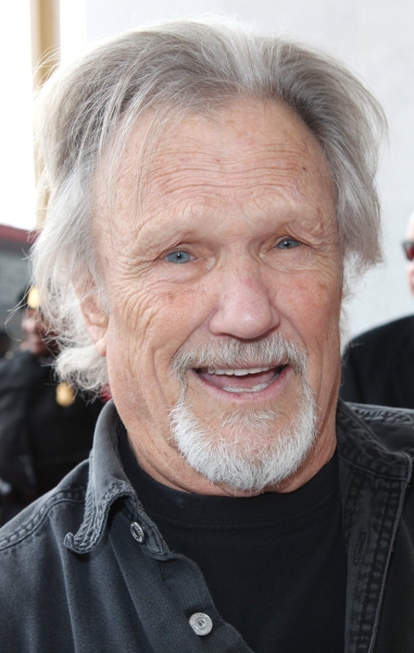 Photo EXCLUSIVE: Rehearsal Arrivals for the 2010 Kennedy Center Honors Image