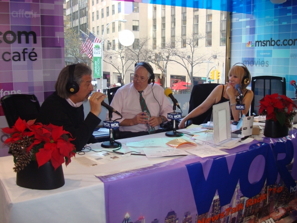 Photo Flash: SCREWTAPE's Max McLean Raises Funds for NY Food Bank Image