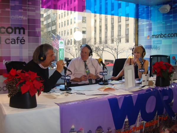 Photo Flash: SCREWTAPE's Max McLean Raises Funds for NY Food Bank Image