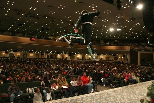 Photo Coverage: BP Markowitz Welcomes 3,000 Kids to Receive Free Toys at Holiday Celebration Image