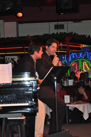 Photo Coverage: James Barbour Opens at Birdland Image