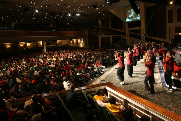 Photo Flash: BP Markowitz Gives Out Toys To 3000 Kids Image