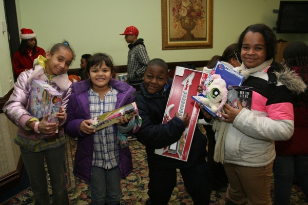 Photo Flash: BP Markowitz Gives Out Toys To 3000 Kids Image