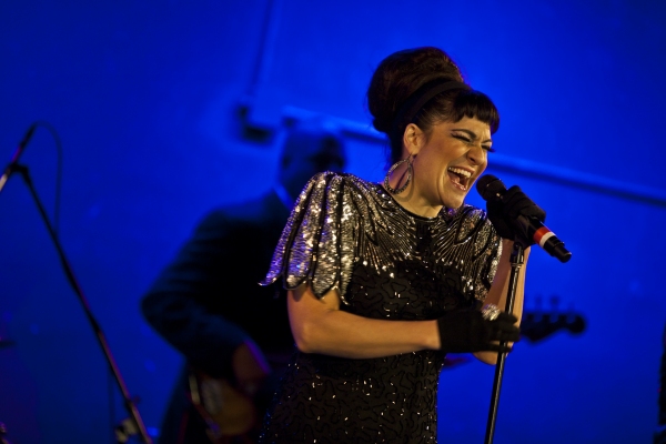 Photo Coverage: Shoshana Bean Plays Le Poison Rouge Image