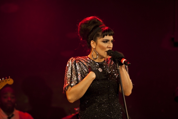 Photo Coverage: Shoshana Bean Plays Le Poison Rouge Image