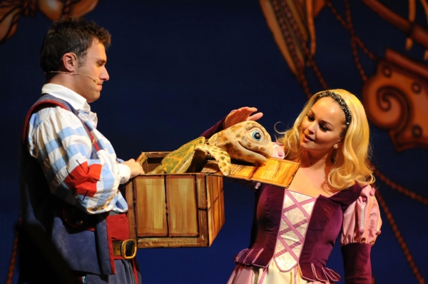 Photo Flash: Regent Theatre’s ROBINSON CRUSOE AND THE CARIBBEAN PIRATES Image