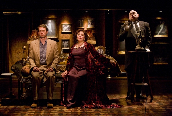 Photo Flash: Signature Theatre's SUNSET BLVD. Image