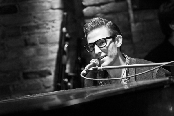 Photo Coverage: Manolakos and Karr Play The Bitter End Image