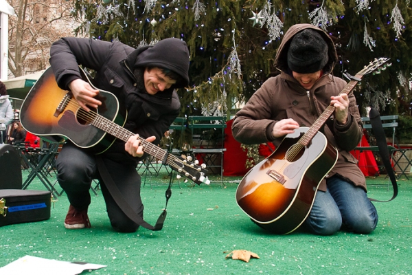 Photo Coverage: AMERICAN IDIOT Plays Bryant Park for BC/EFA Image