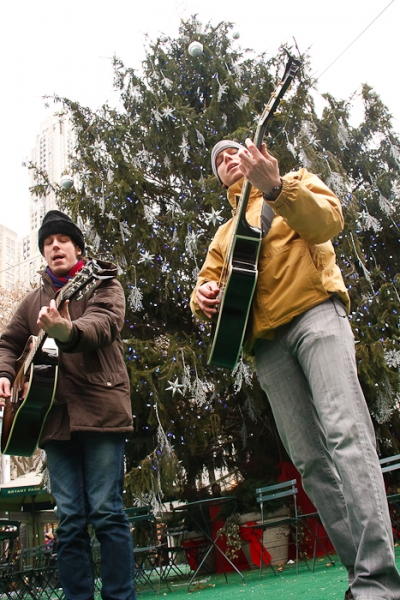 Photo Coverage: AMERICAN IDIOT Plays Bryant Park for BC/EFA Image