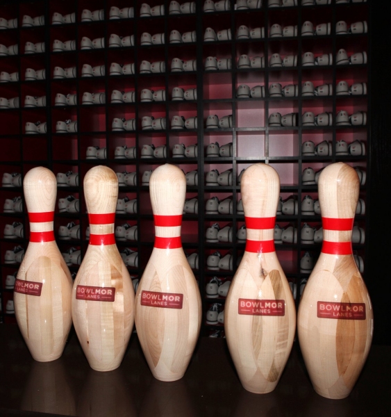 Photo Coverage: LOMBARDI Celebrates the Holidays and the Packers at Bowlmor Lanes Image