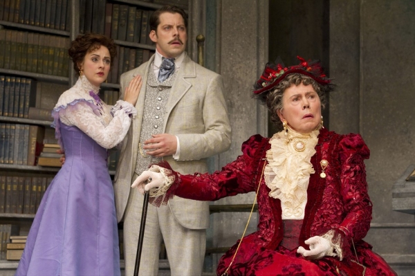 Photo Flash: Roundabout's THE IMPORTANCE OF BEING EARNEST Image