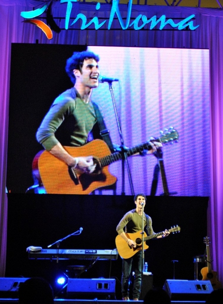 Photo Coverage: GLEE's Darren Criss Performs Live for Fans in Manila Image