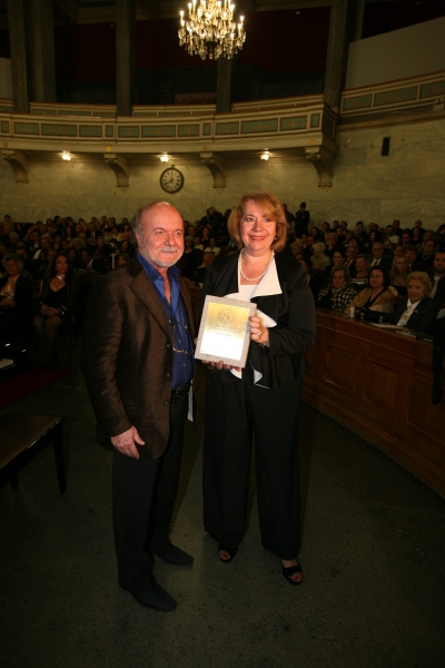 Photo Flash: George Costacos Award Gets Presented to Ms. Marianna Vardinogianni 